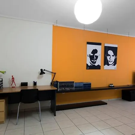 Spacious 2 Bedroom In Thessio