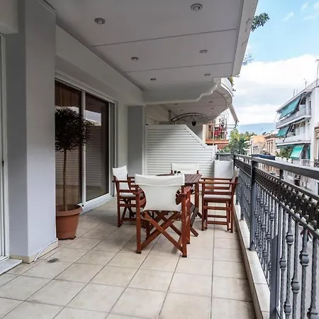 Spacious 2 Bedroom In Thessio
