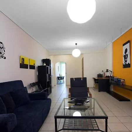 Spacious 2 Bedroom In Thessio *