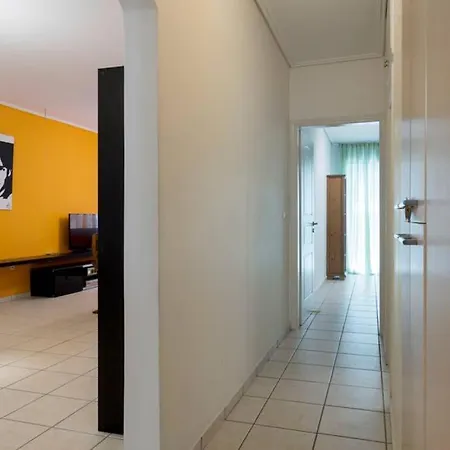 Apartment Spacious 2 Bedroom In Thessio *