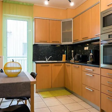 Apartment Spacious 2 Bedroom In Thessio